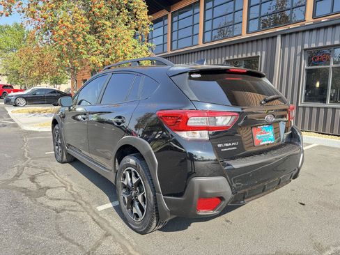 Used 2020 Subaru Crosstrek 2.0i Premium w/ Moonroof Package 1 AWD/4WD image 3