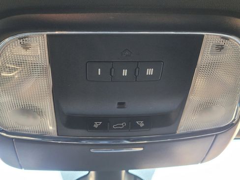 Used 2018 Jeep Grand Cherokee Limited image 30