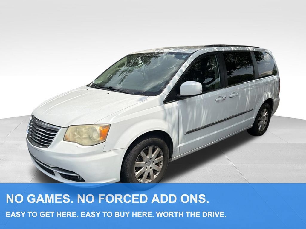 Used 2014 Chrysler Town & Country Touring FWD image 1