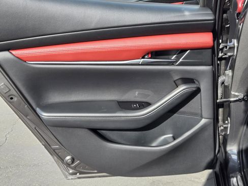 Used 2022 MAZDA MAZDA3 s image 24