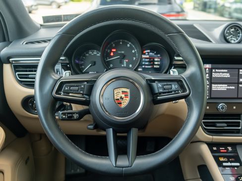 Used 2024 Porsche Macan AWD/4WD image 23