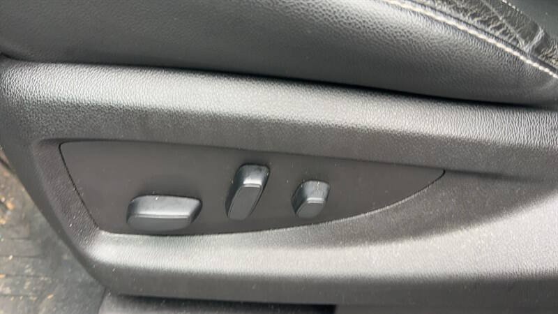 Used 2018 GMC Sierra 1500 SLT w/ SLT Premium Package AWD/4WD image 17