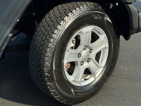 Used 2023 Jeep Wrangler Unlimited Sport AWD/4WD image 9