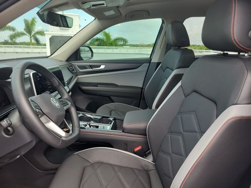 Used 2026 Volkswagen Atlas Peak Edition AWD/4WD image 25