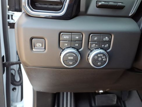 Used 2026 GMC Sierra 1500 Denali Ultimate AWD/4WD image 18