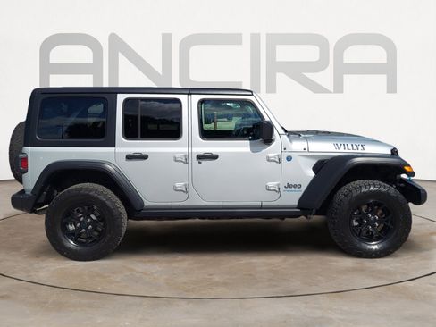 Used 2024 Jeep Wrangler Unlimited AWD/4WD image 11