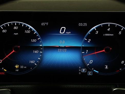 Used 2022 Mercedes-Benz GLB 250 4MATIC image 17