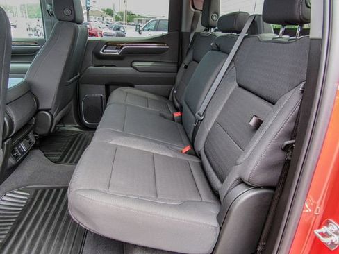 New 2025 GMC Sierra 1500 Elevation image 17