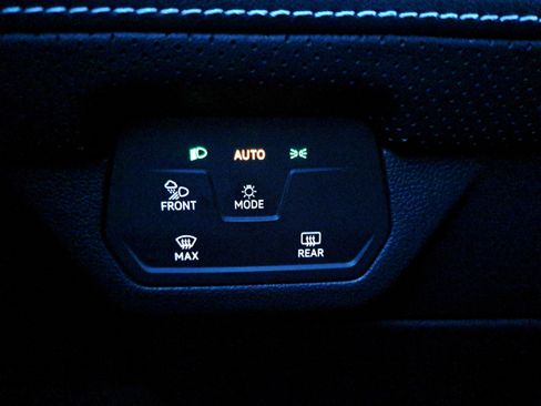 Certified 2024 Volkswagen Atlas SE image 25