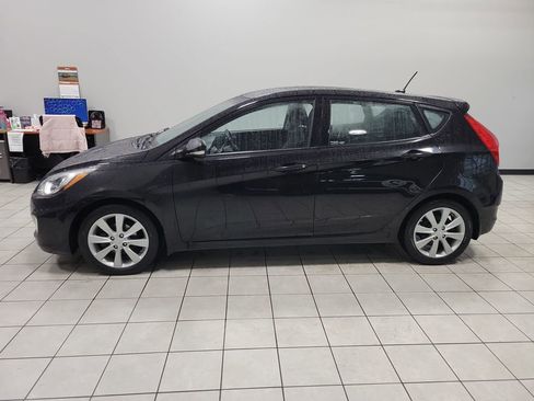 Used 2013 Hyundai Accent SE image 12