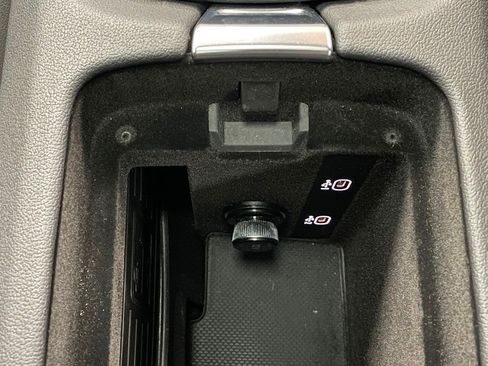 Used 2024 Audi e-tron GT Premium Plus w/ Performance Package image 43