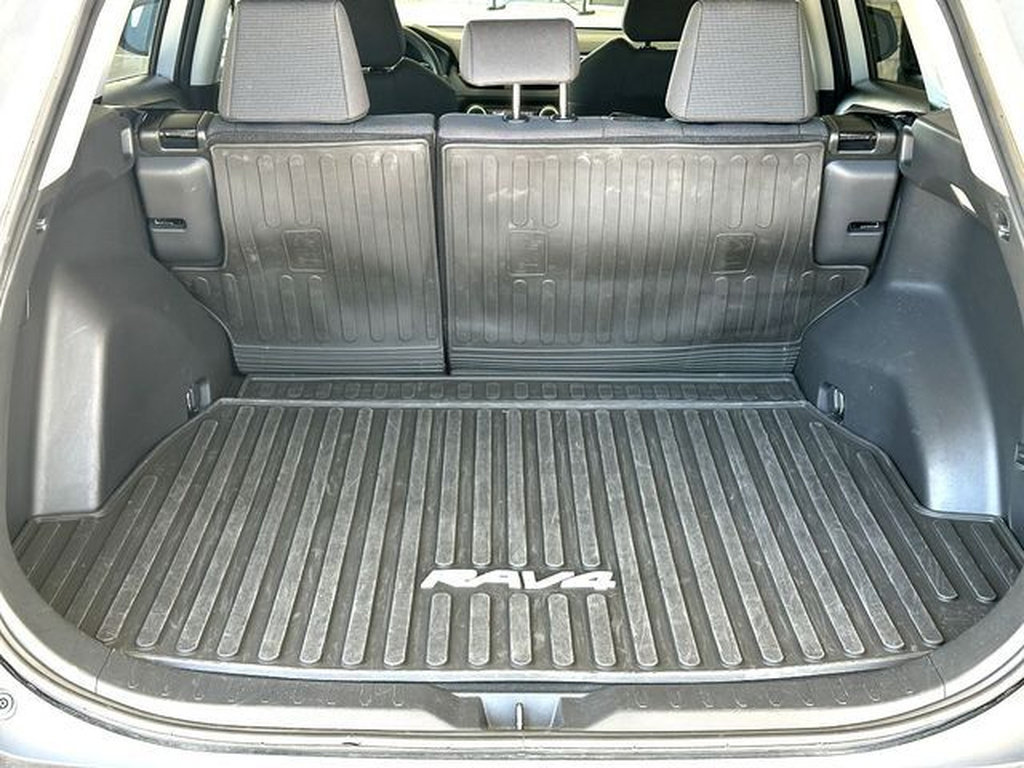 Certified 2025 Toyota RAV4 LE FWD image 30