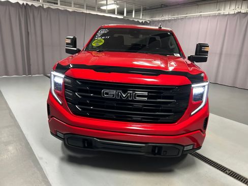 Used 2023 GMC Sierra 1500 Elevation image 2