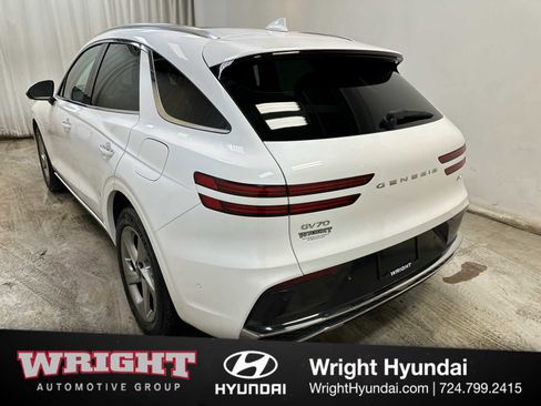 Certified 2026 Genesis GV70 2.5T Advanced image 4