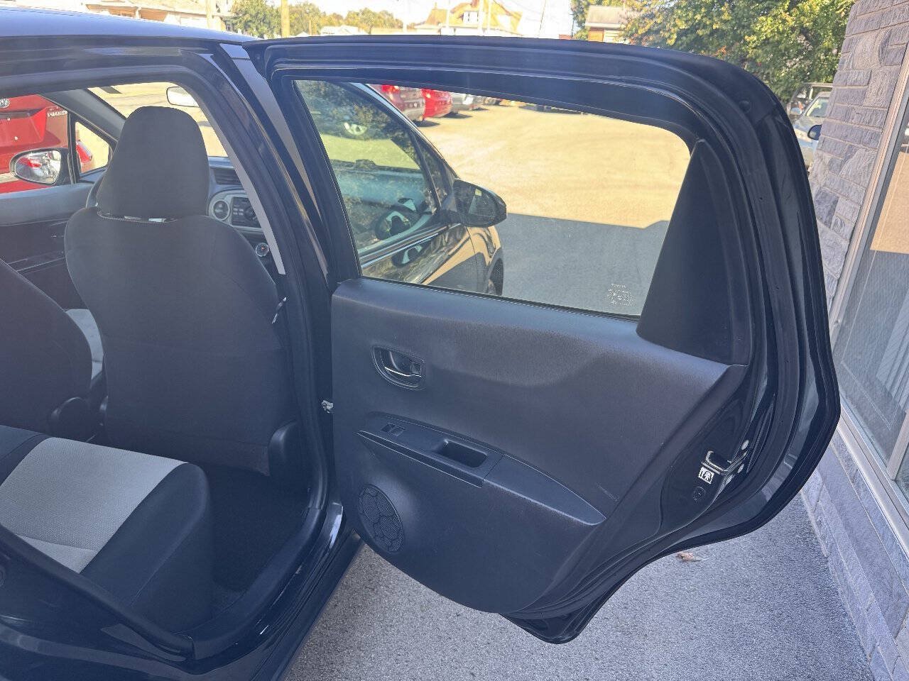 Used 2012 Toyota Yaris LE FWD image 20