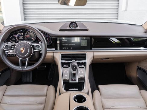Used 2018 Porsche Panamera 4S image 6