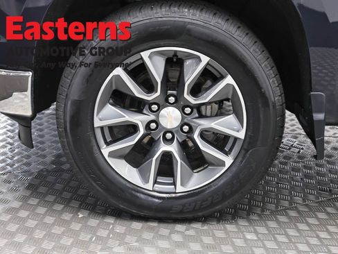Used 2022 Chevrolet Silverado 1500 LT AWD/4WD image 35