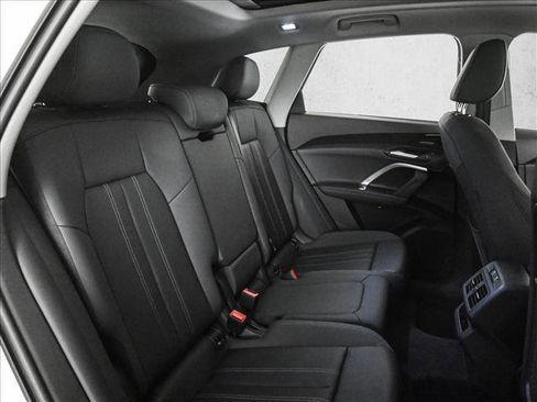 Used 2025 Audi Q5 Premium Plus w/ Premium Plus image 21