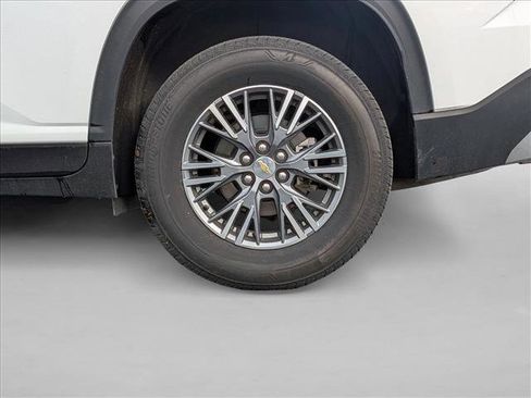 Used 2024 Chevrolet Traverse LT AWD/4WD image 14