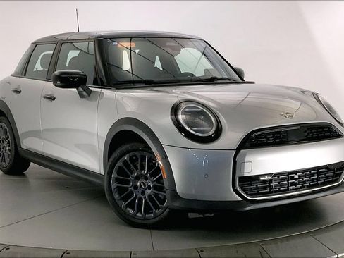 Certified 2026 MINI Cooper 4-Door Hardtop FWD image 32