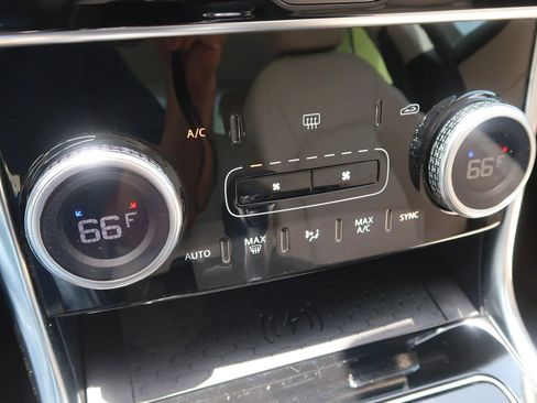 Used 2020 Jaguar XE S image 33