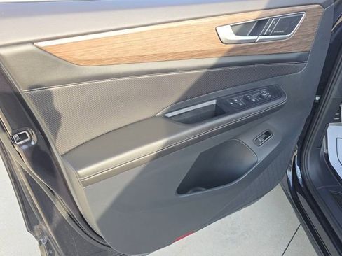 Used 2025 Volkswagen Atlas SEL Premium R-Line image 25