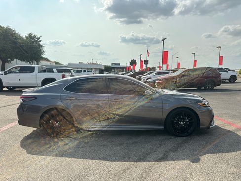 Used 2022 Toyota Camry XSE w/ Cold Weather Package FWD image 11