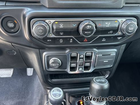 Used 2022 Jeep Wrangler Unlimited Sport S image 35