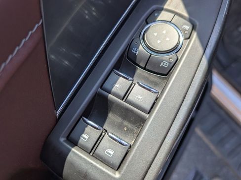Used 2022 Ford F150 Lariat AWD/4WD image 16