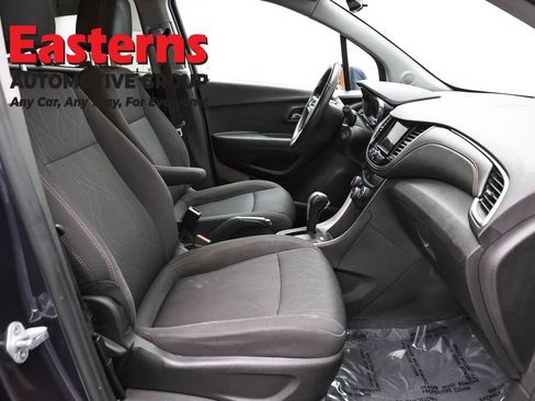 Used 2019 Chevrolet Trax LT FWD image 24