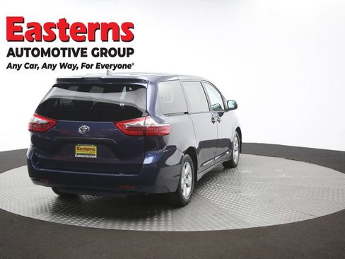 Used 2020 Toyota Sienna L FWD image 40