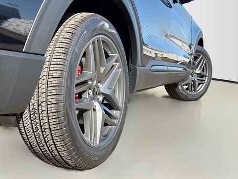 New 2026 Ford Explorer ST-Line w/ ST-Line Street Pack image 14