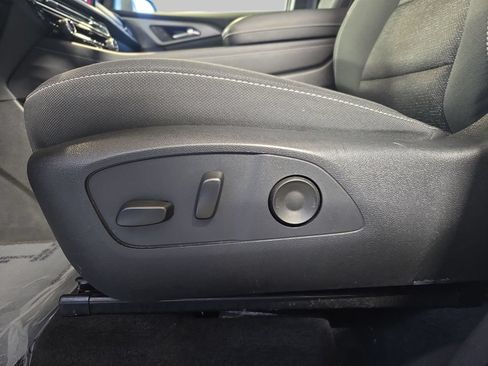Used 2025 Chevrolet Traverse LT AWD/4WD image 31