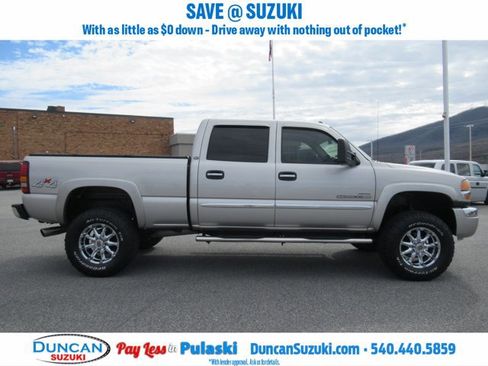 Used 2005 GMC Sierra 2500 SLT w/ Heavy-Duty Power Package image 8
