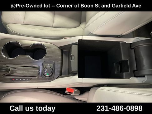 Used 2019 GMC Acadia SLT AWD/4WD image 25