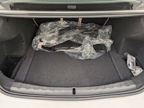 Used 2024 BMW 330i Sedan w/ Premium Package image 24