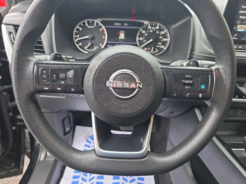 Used 2024 Nissan Rogue SV AWD/4WD image 13