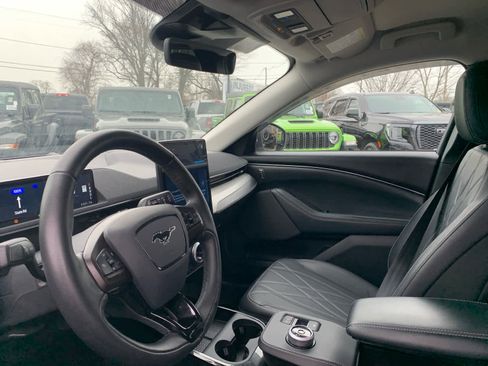 Used 2021 Ford Mustang Mach-E Select image 14