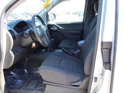 Used 2017 Nissan Frontier SV image 13