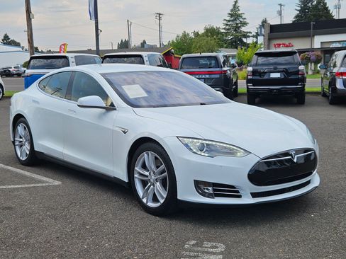 Used 2016 Tesla Model S 70D image 7