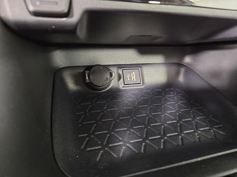 Used 2025 Toyota RAV4 XLE image 24