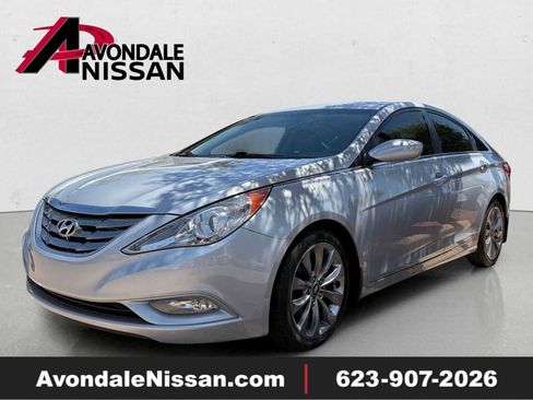 Used 2011 Hyundai Sonata SE FWD image 1