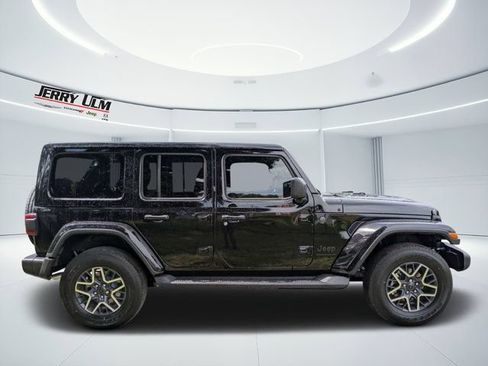 New 2026 Jeep Wrangler Unlimited Sahara AWD/4WD image 2
