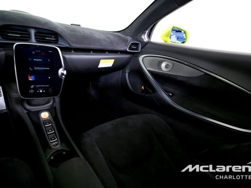 Used 2025 McLaren Artura Spider RWD image 16