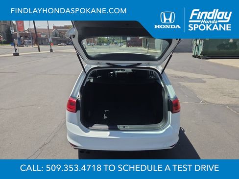 Used 2016 Volkswagen Golf S FWD image 11