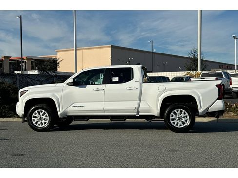 New 2026 Toyota Tacoma SR5 AWD/4WD image 7