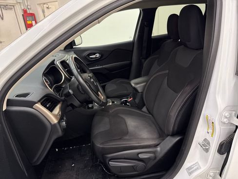 Used 2015 Jeep Cherokee Latitude AWD/4WD image 15