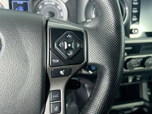Used 2023 Toyota Tacoma SR5 AWD/4WD image 17