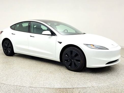 Used 2025 Tesla Model 3 Long Range RWD image 3