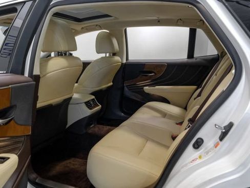 Used 2018 Lexus LS 500 w/ Accessory Package (Z1) RWD image 54